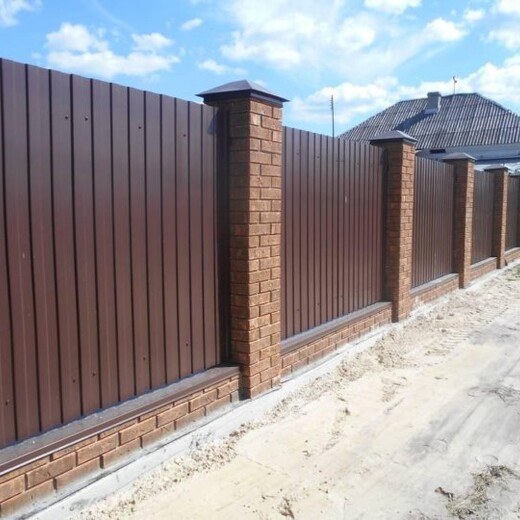 Сплошные деревянные заборы
