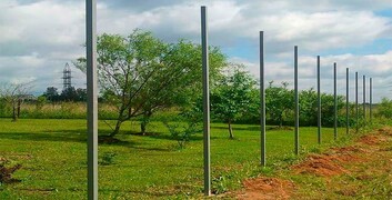 Какие столбы для заборов бывают