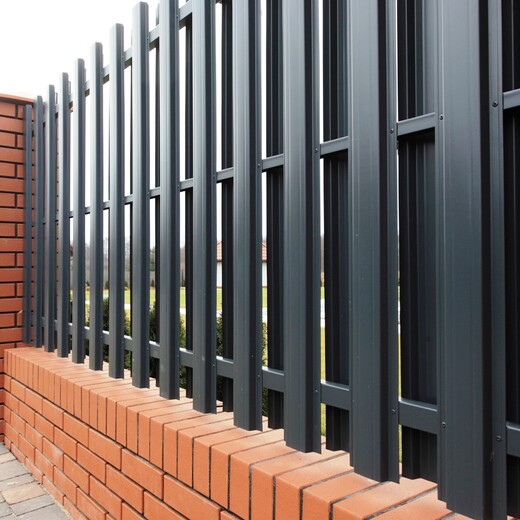 Виды евроштакетника